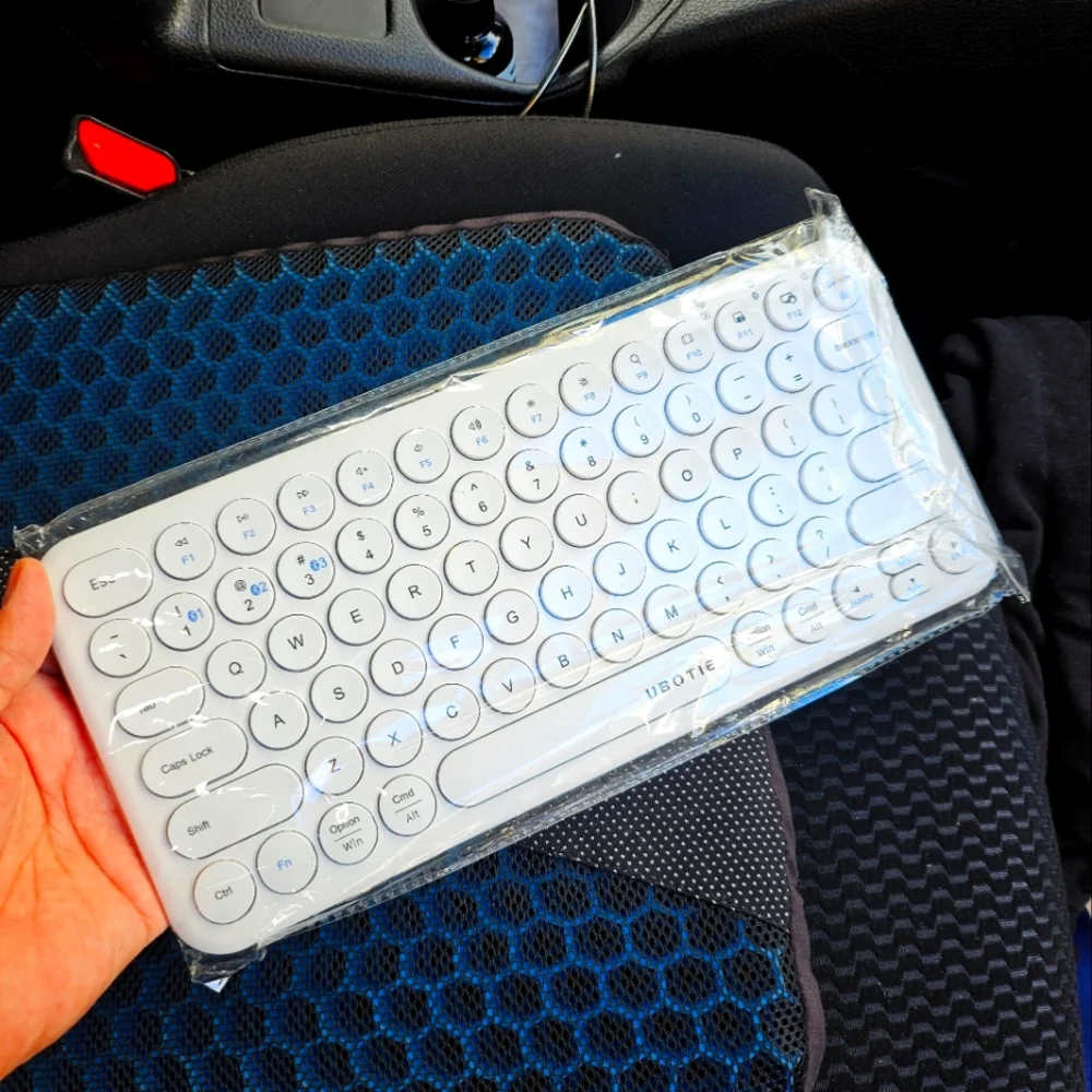 Keyboard Bluetooth White - Picture 1 of 3